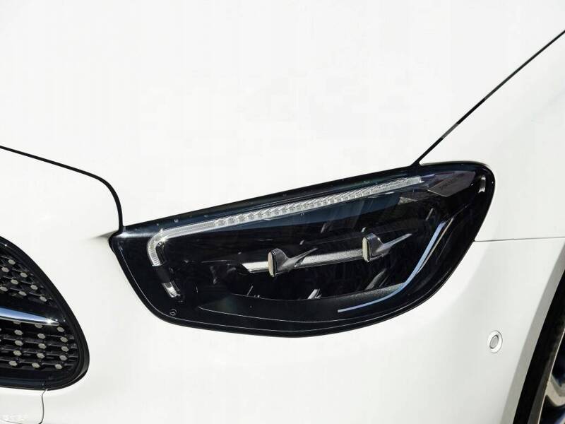 Prawy Klosz reflektora Mercedes klasy E V W213 po liftingu (2020 - 2023)